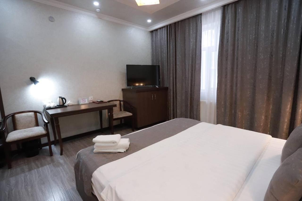Byond Hotel Ташкент Екстер'єр фото